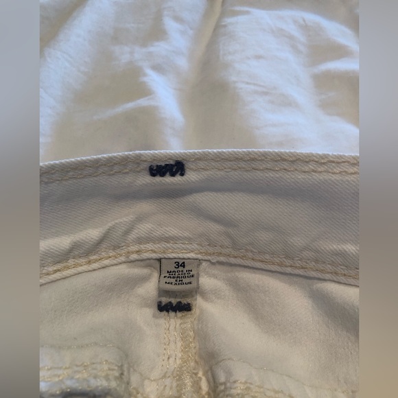 True Religion White and Cream Straight Jeans with blue stitching accents 34 x 32 - Picture 10 of 10
